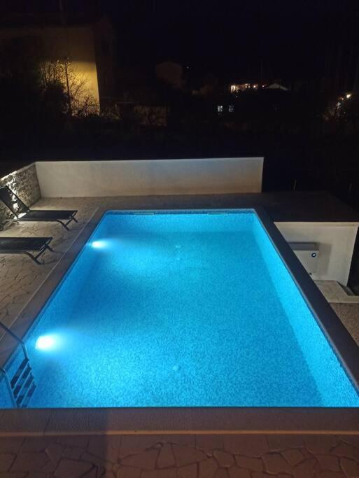 Mila And Jurija Formenti 2 Apartments In Heart Of Nautic Marina, With Heated Swimming Pool, Bikes, Sup, Kajak Skradin Exterior foto