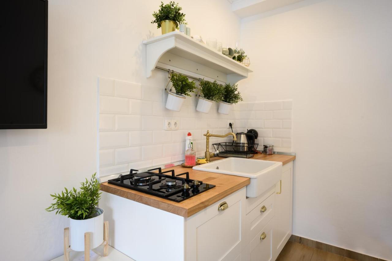 Mila And Jurija Formenti 2 Apartments In Heart Of Nautic Marina, With Heated Swimming Pool, Bikes, Sup, Kajak Skradin Exterior foto